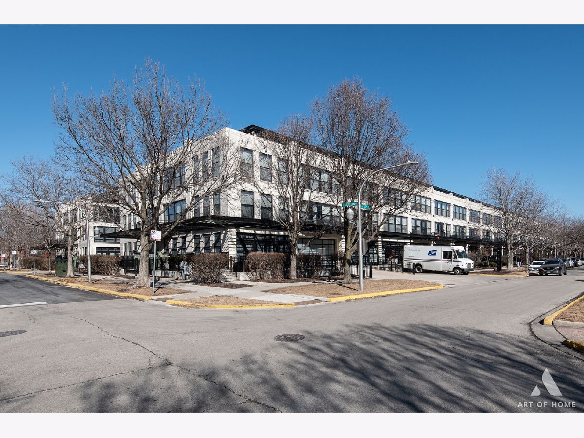 Condominiums For Sale University Commons Chicago Illinois, 1070 15th Street