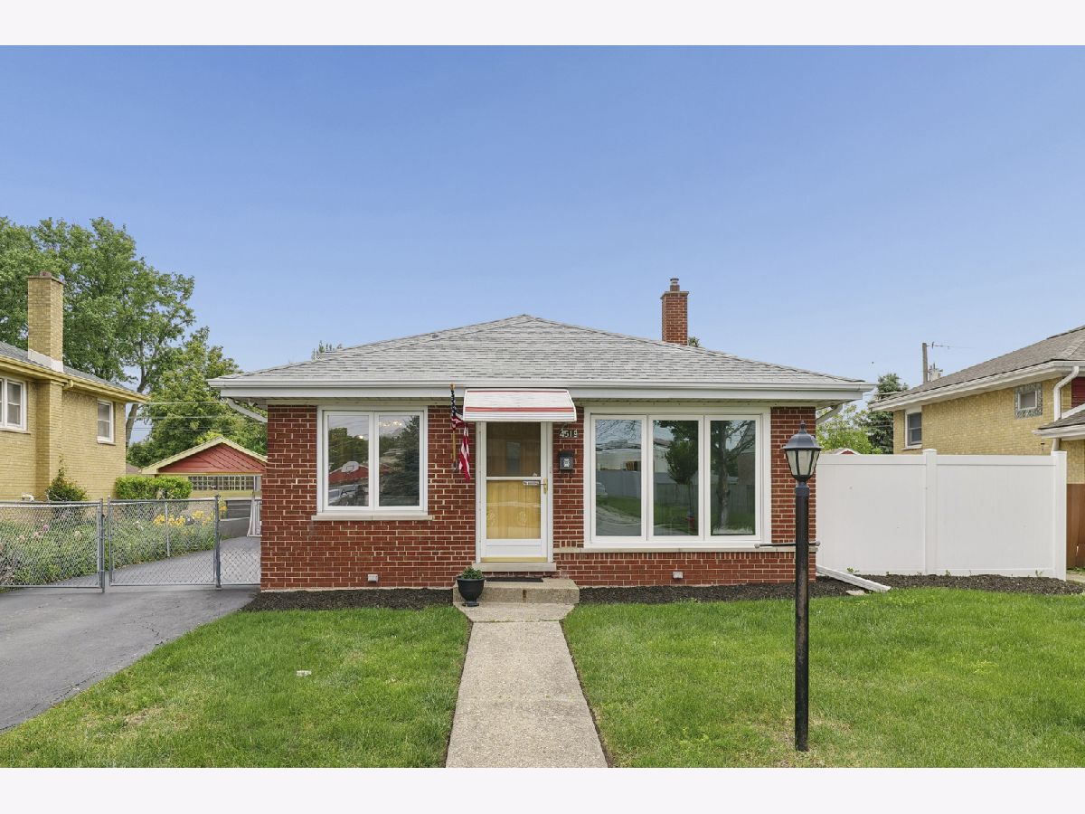  For Sale Brookfield Illinois, 4519 Blanchan Avenue