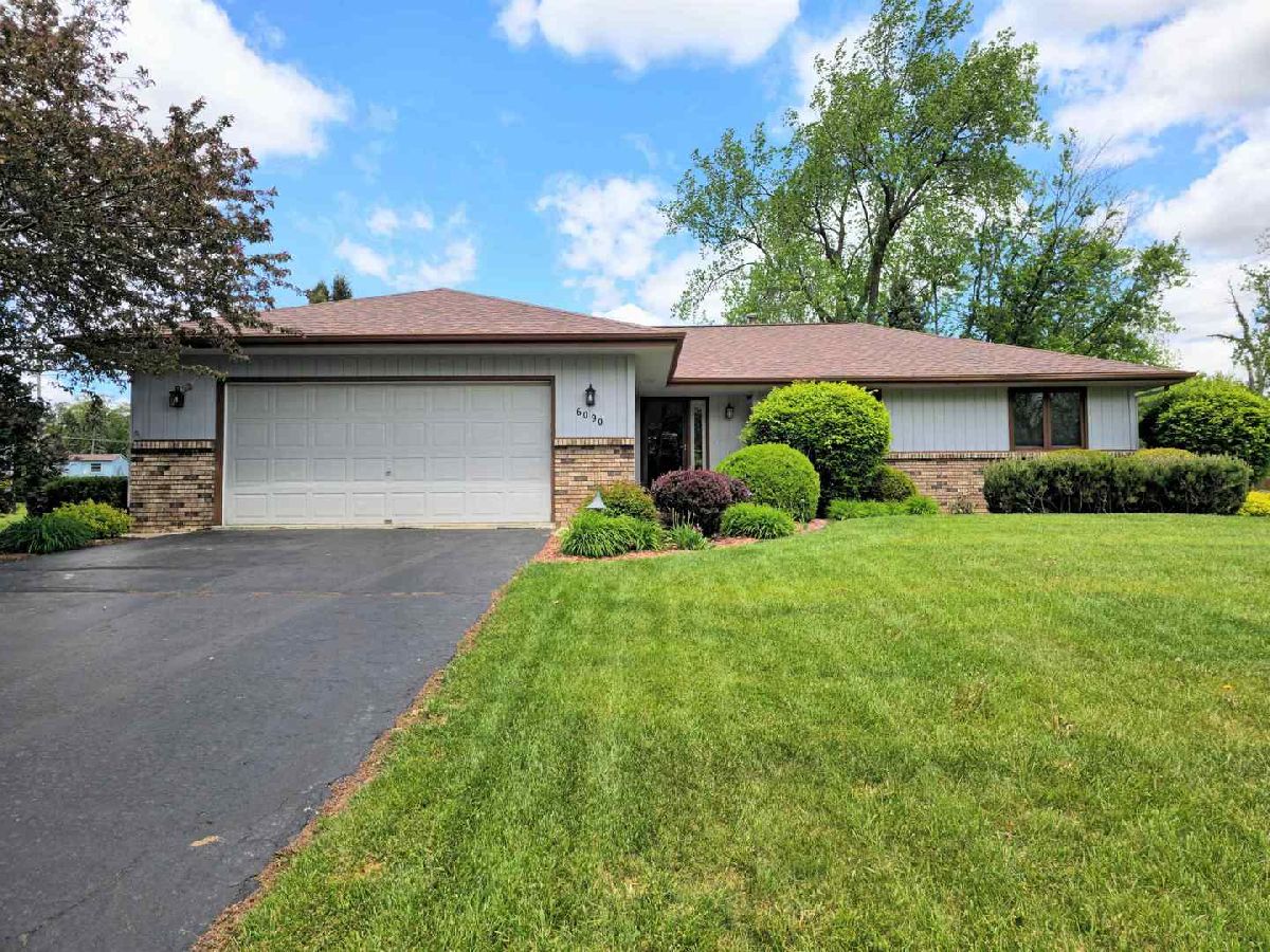  For Sale Rockford Illinois, 6090 Chatsworth Drive
