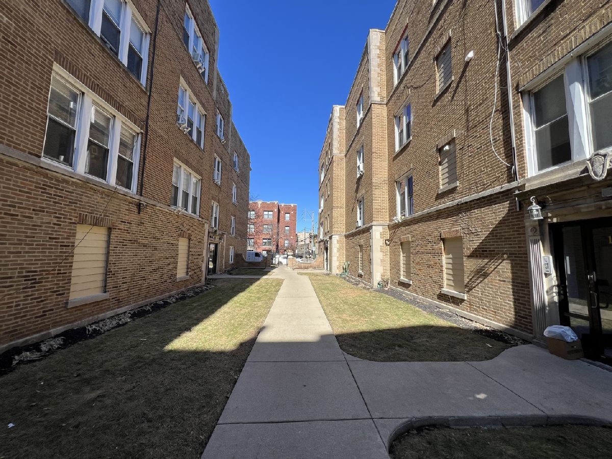  Rented Chicago Illinois, 1705 Albion