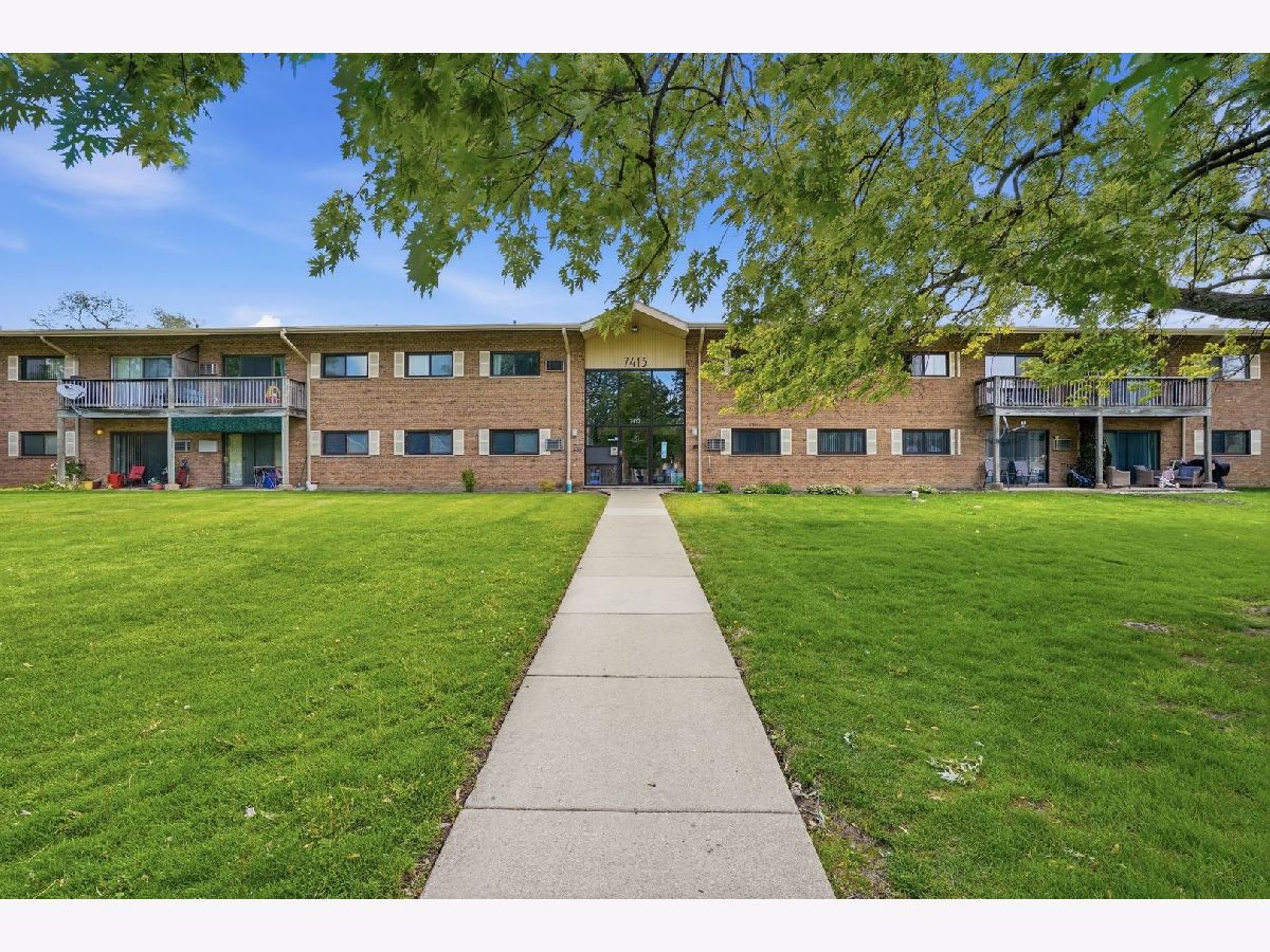  For Sale Darien Illinois, 7413 Brookdale Drive