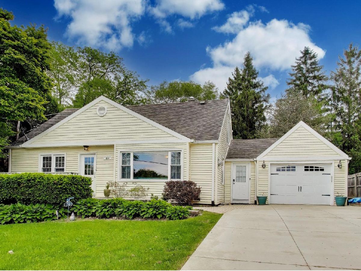  For Sale Libertyville Illinois, 213 Ellis Avenue