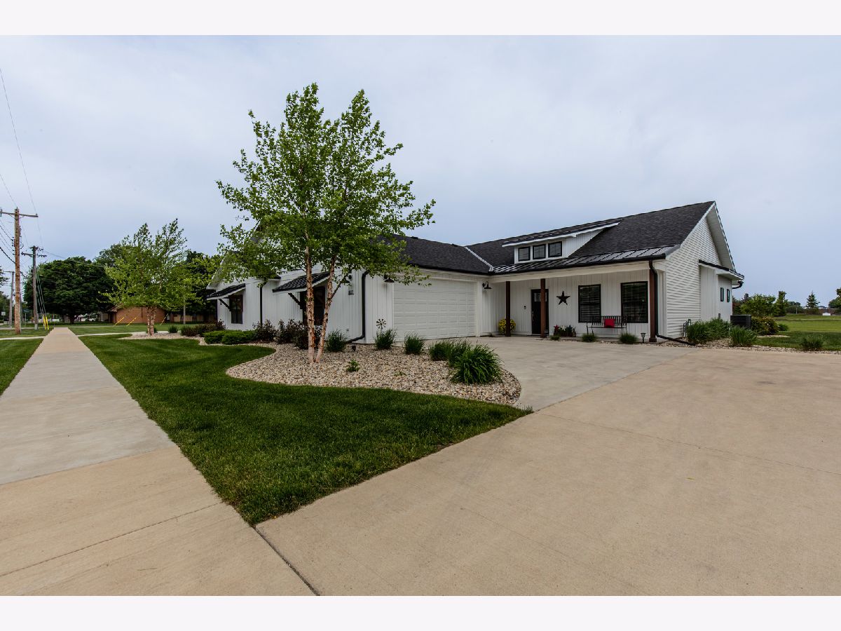  For Sale Princeton Illinois, 807 Thompson Street