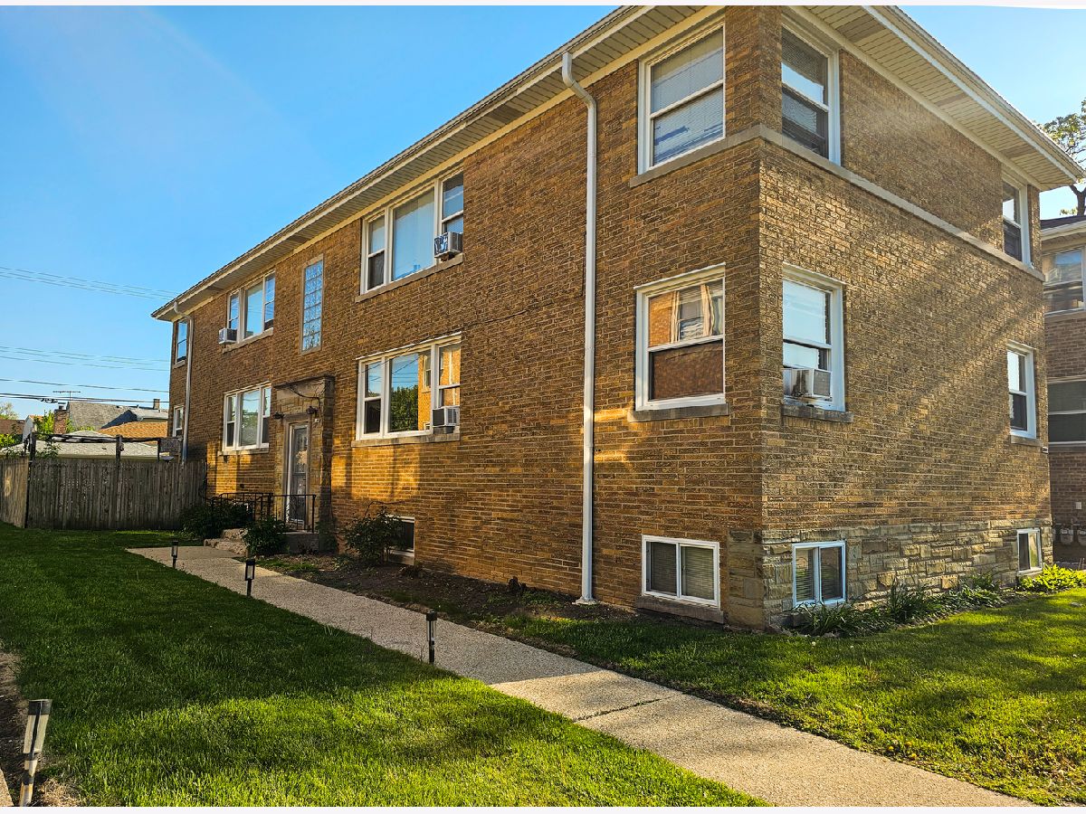  Rented Chicago Illinois, 6653 Belmont