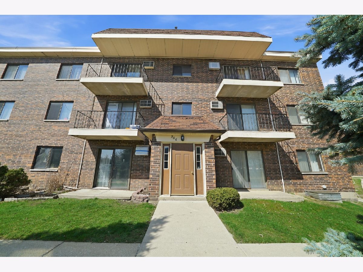 Condominiums For Sale Kings Point Condos Addison Illinois, 966 Rohlwing Road