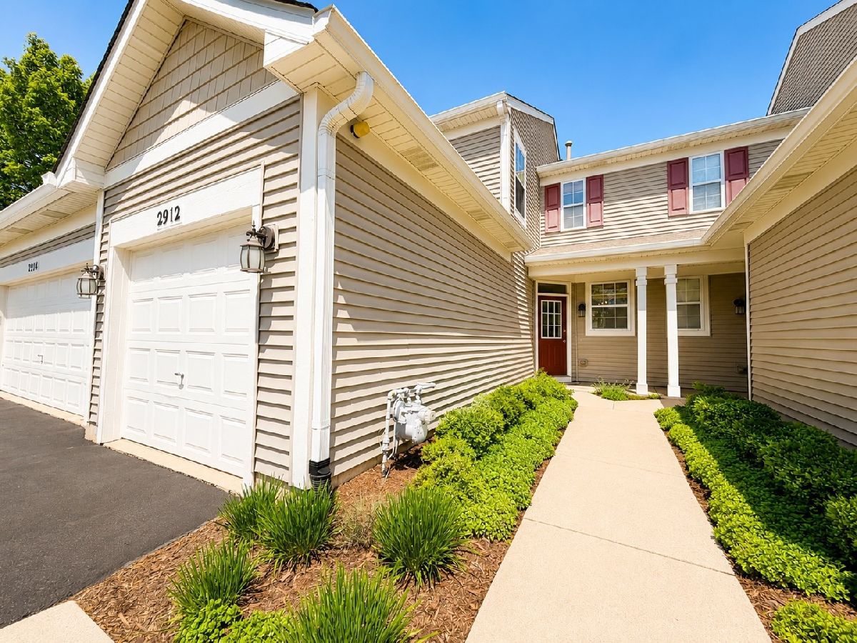 Townhomes & Condos For Rent Windridge Naperville Illinois, 2912 White Thorn
