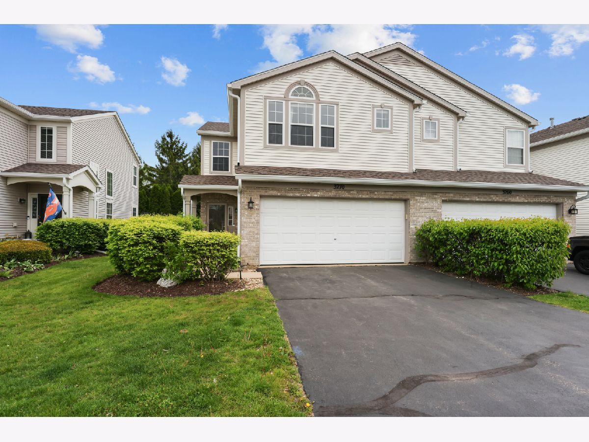 Townhomes & Condos For Sale Princeton Crossing Lake In The Hills Illinois, 3270 Ronan Drive