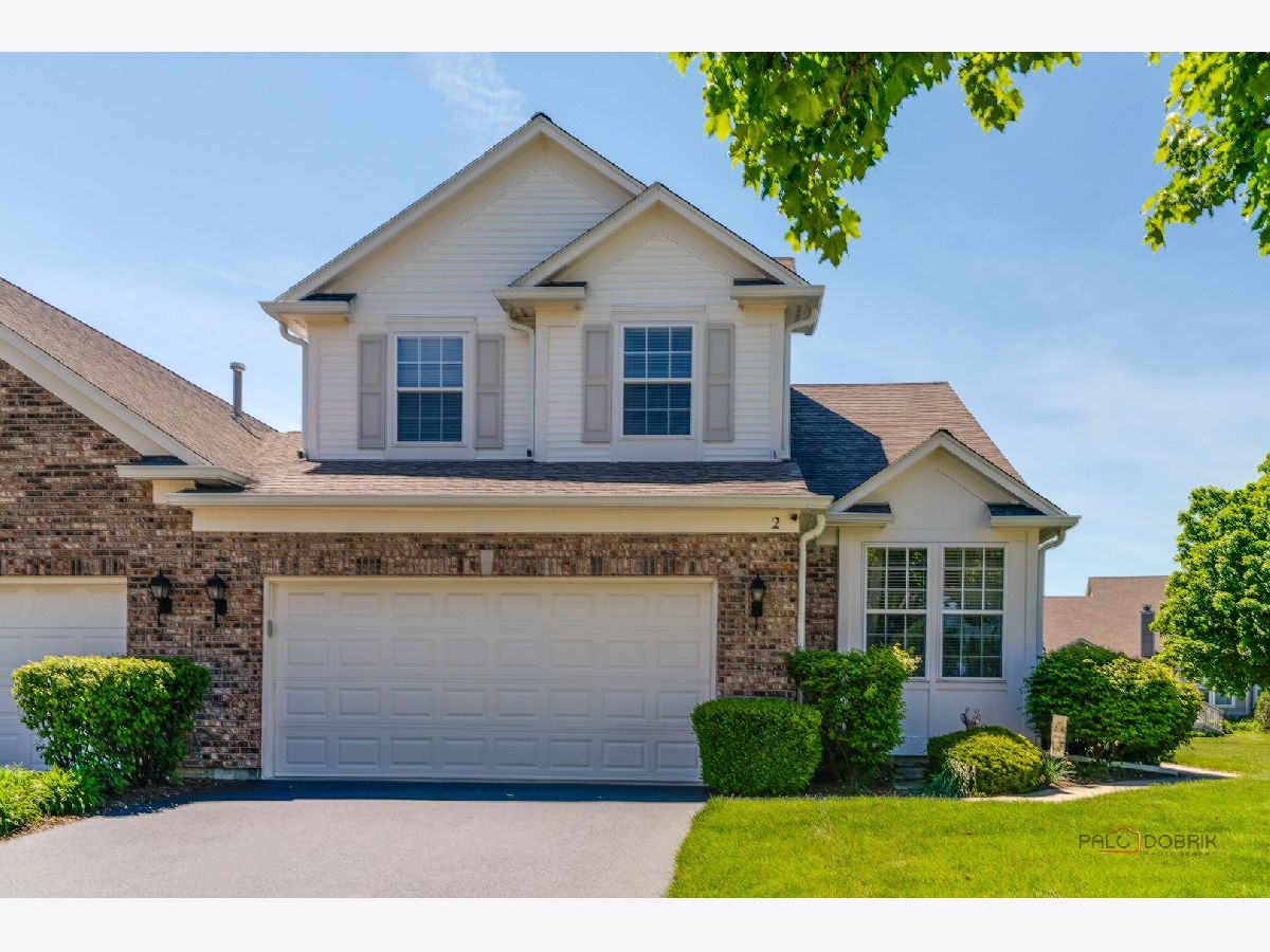 Townhomes & Homes For Sale Manchester Lakes Club Algonquin Illinois, 2 Tiverton Court
