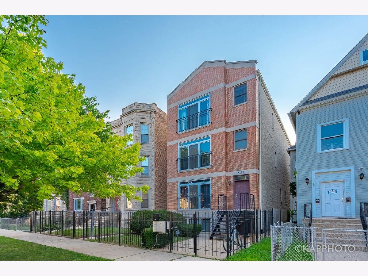 Condos & Townhomes & Homes For Sale Bronzeville Chicago Illinois, 5137 Wabash Avenue