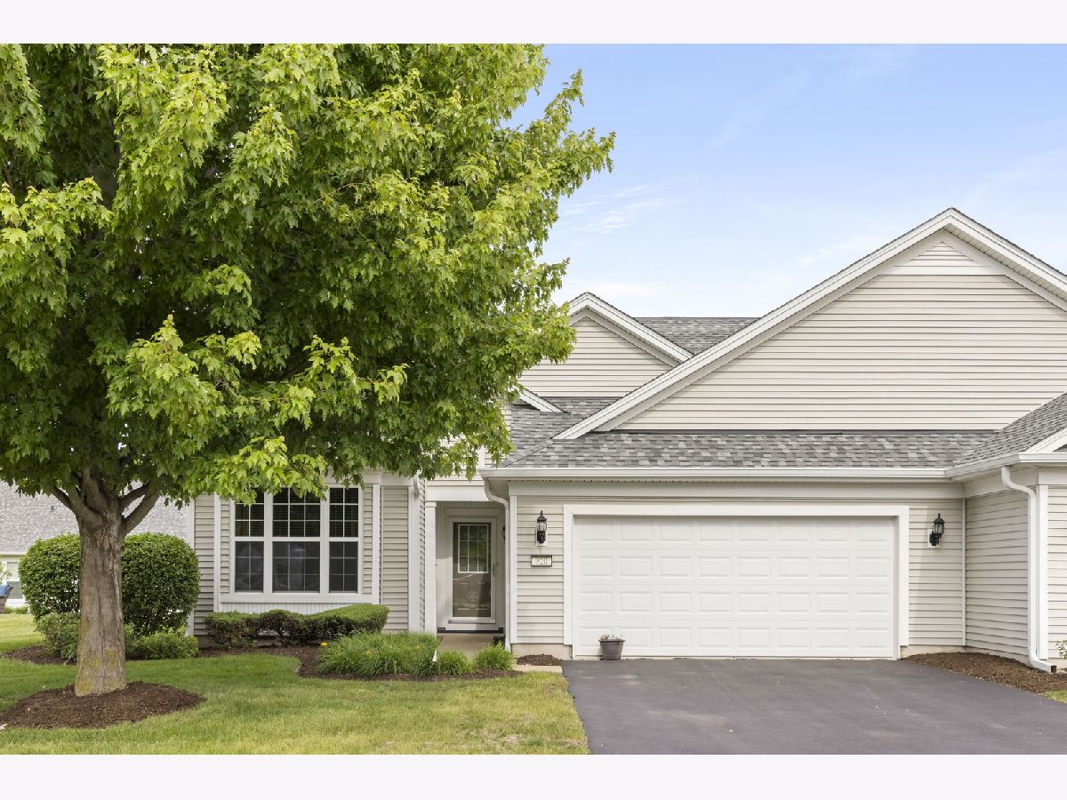  For Sale Shorewood Illinois, 820 Treetop Lane
