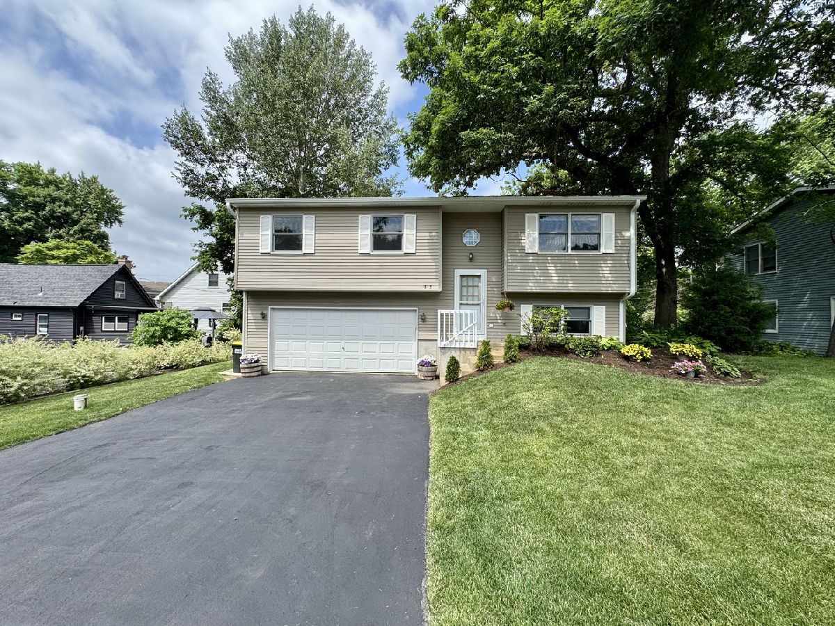  For Sale Lakemoor Illinois, 315 Maplewood Drive