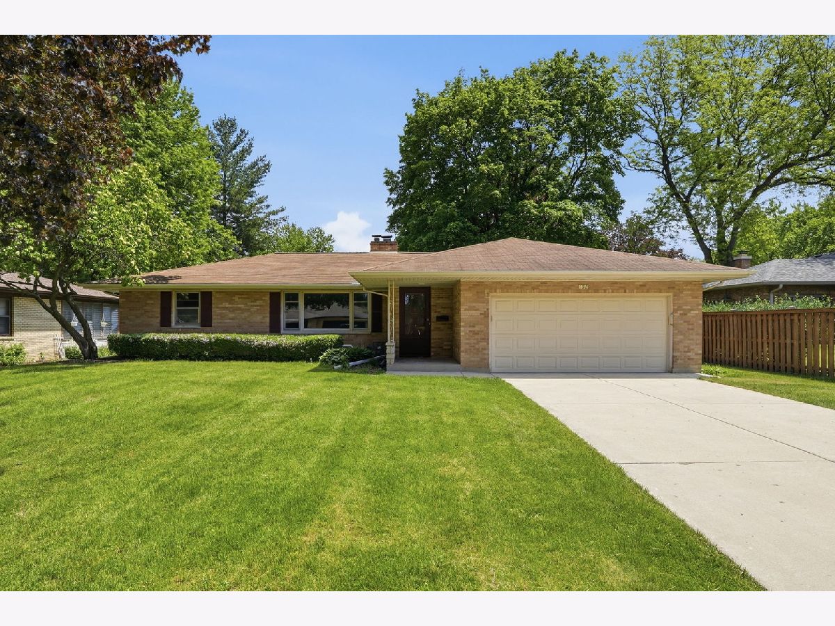  For Rent East Dundee Illinois, 152 Crestwood