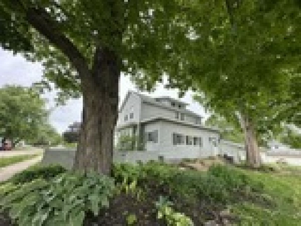  Sold Clinton Iowa, 2905 Pershing