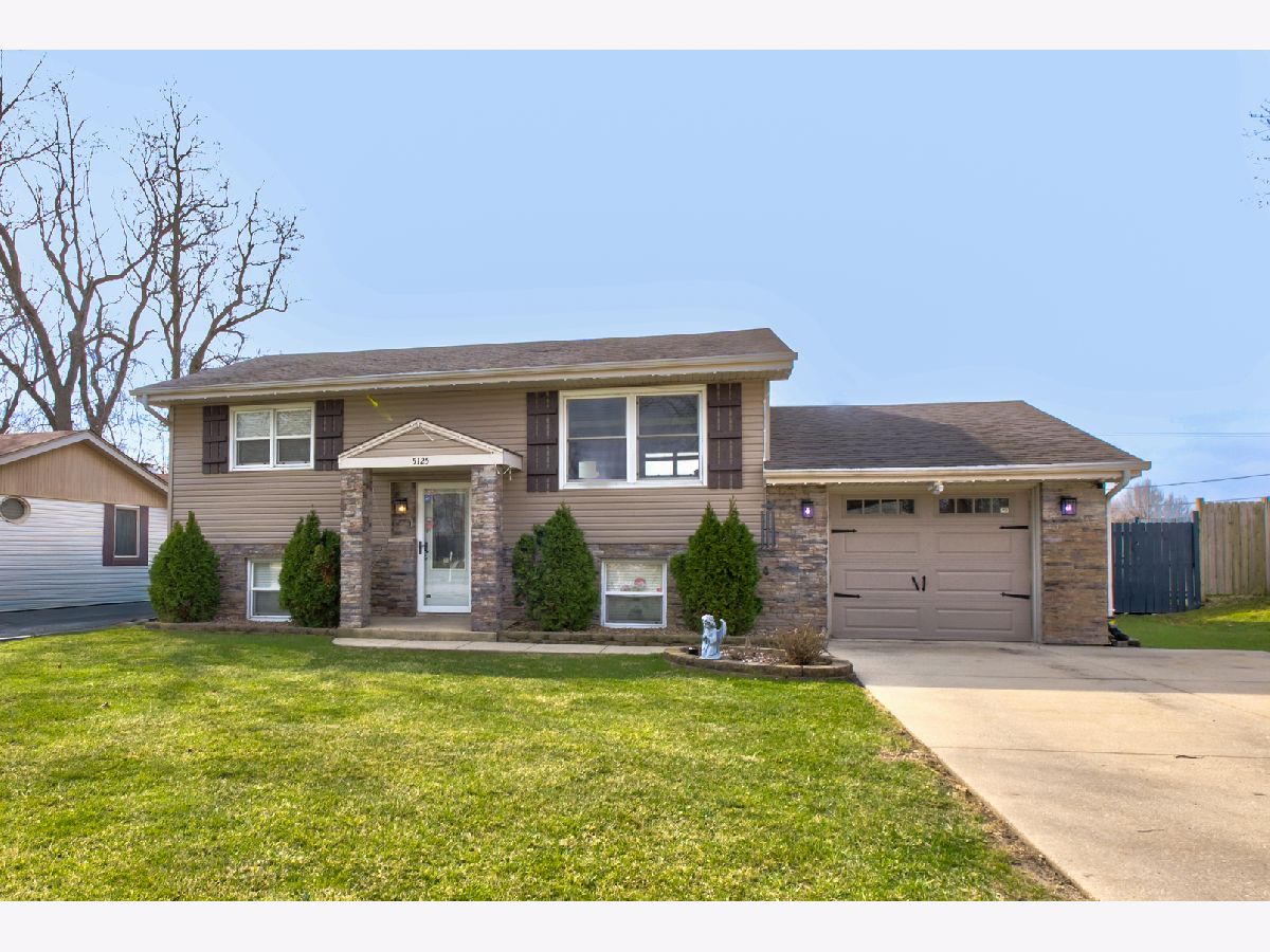  For Sale Monee Illinois, 5125 Margaret Street