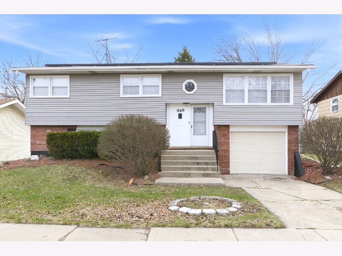  For Sale South Holland Illinois, 16419 Woodlawn West Avenue
