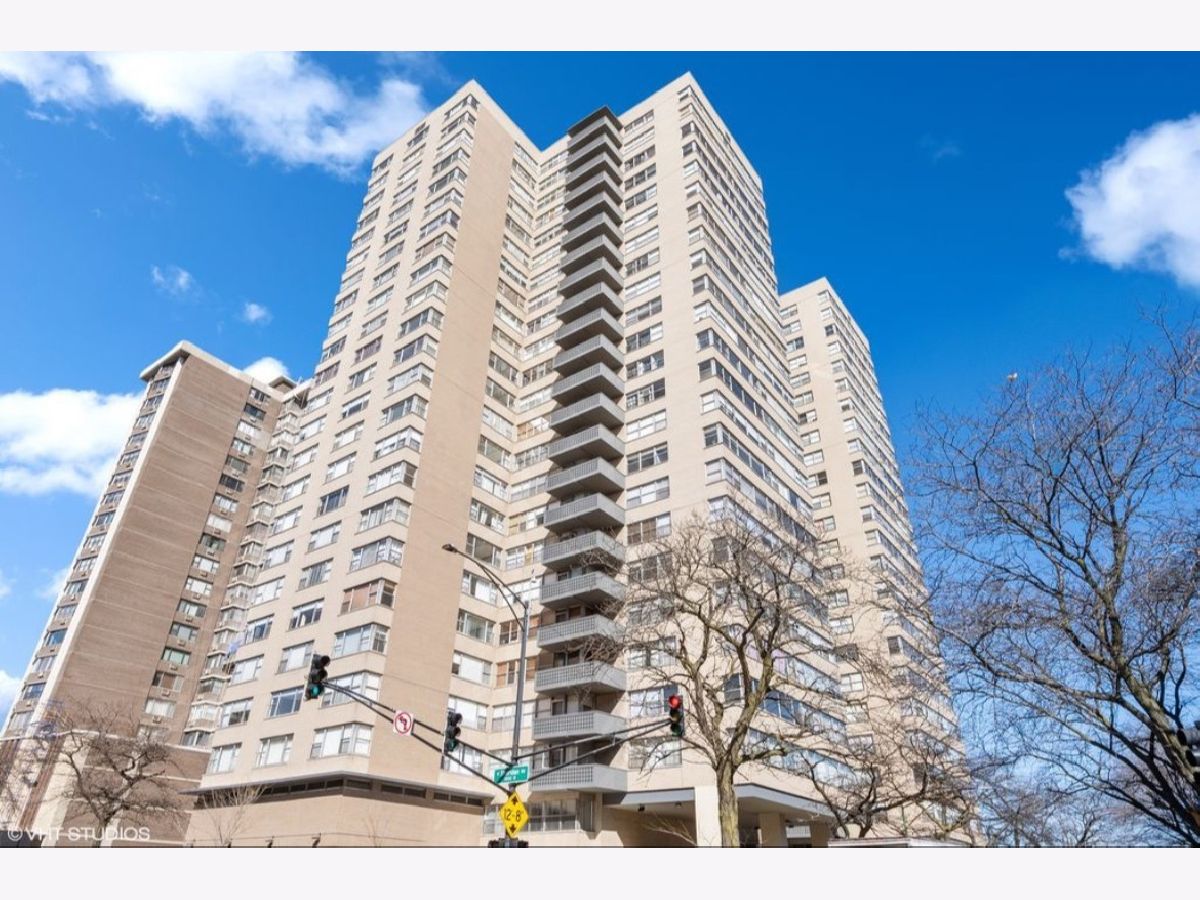  For Sale Chicago Illinois, 6301 Sheridan Road