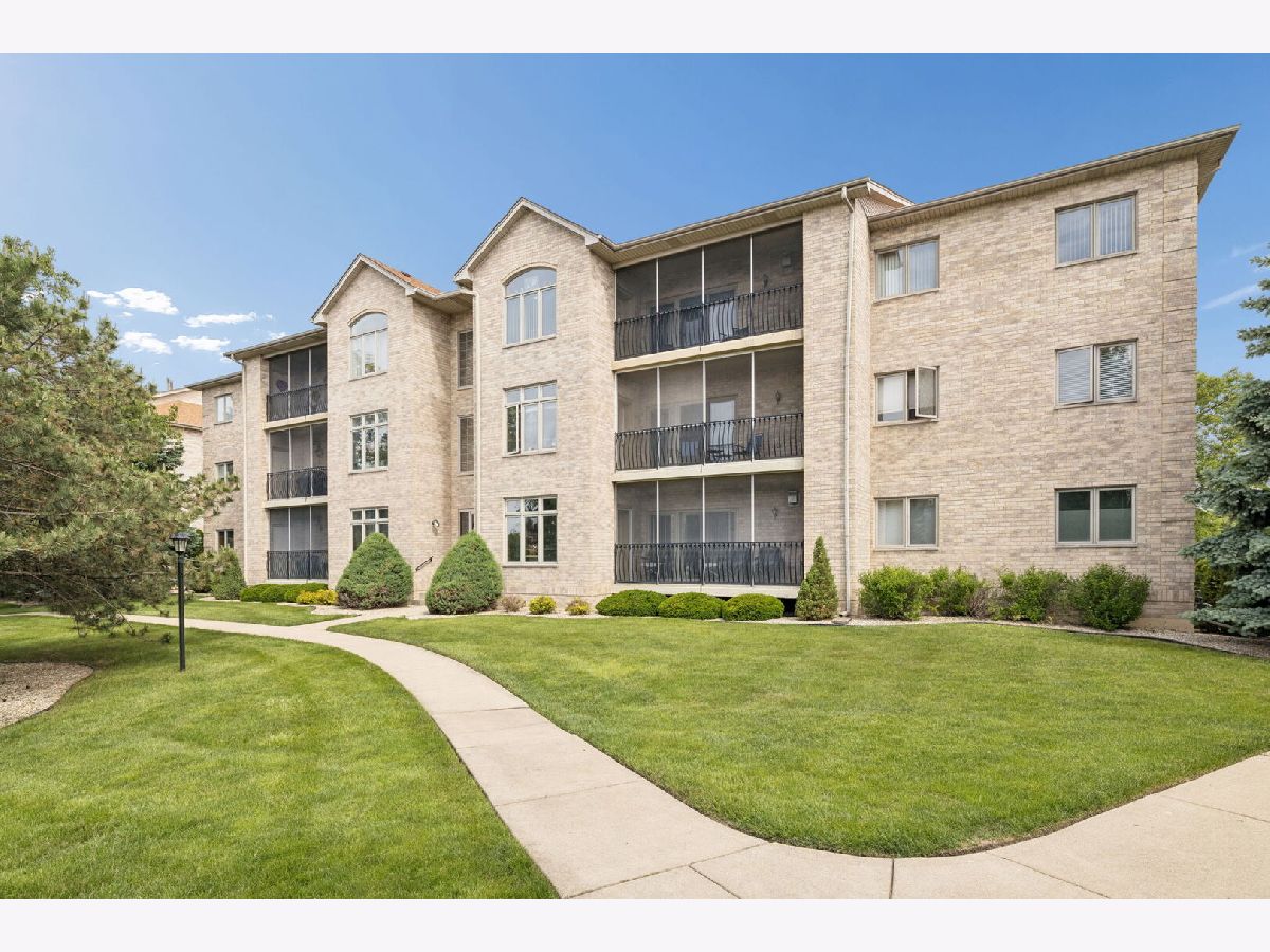 Condos & Townhomes & Homes For Sale The Pines Tinley Park Illinois, 6321 Pine Ridge Court