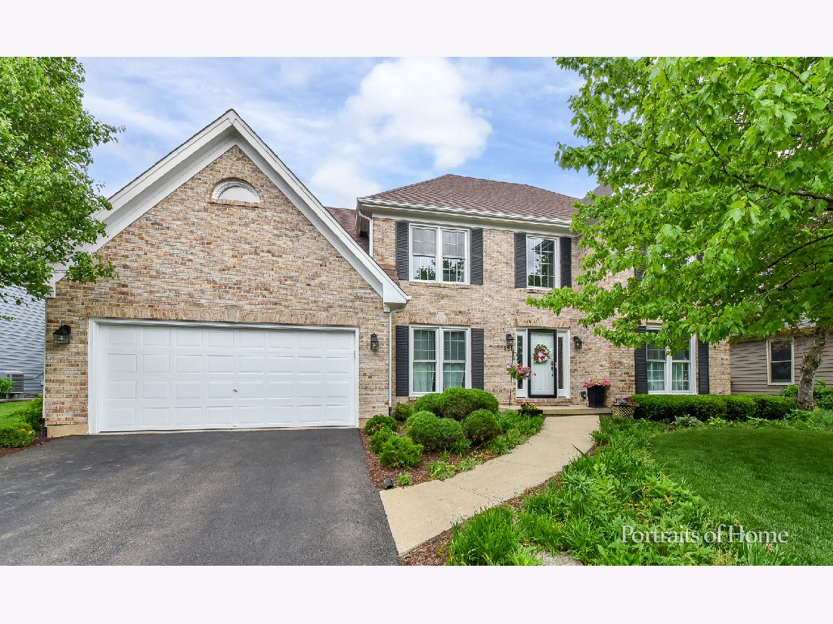  For Sale West Chicago Illinois, 581 Tanager Lane