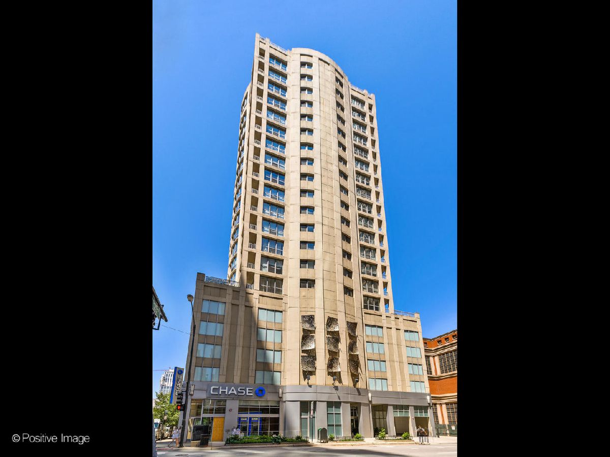 Condominiums For Sale Farallon Chicago Illinois, 600 Dearborn Street