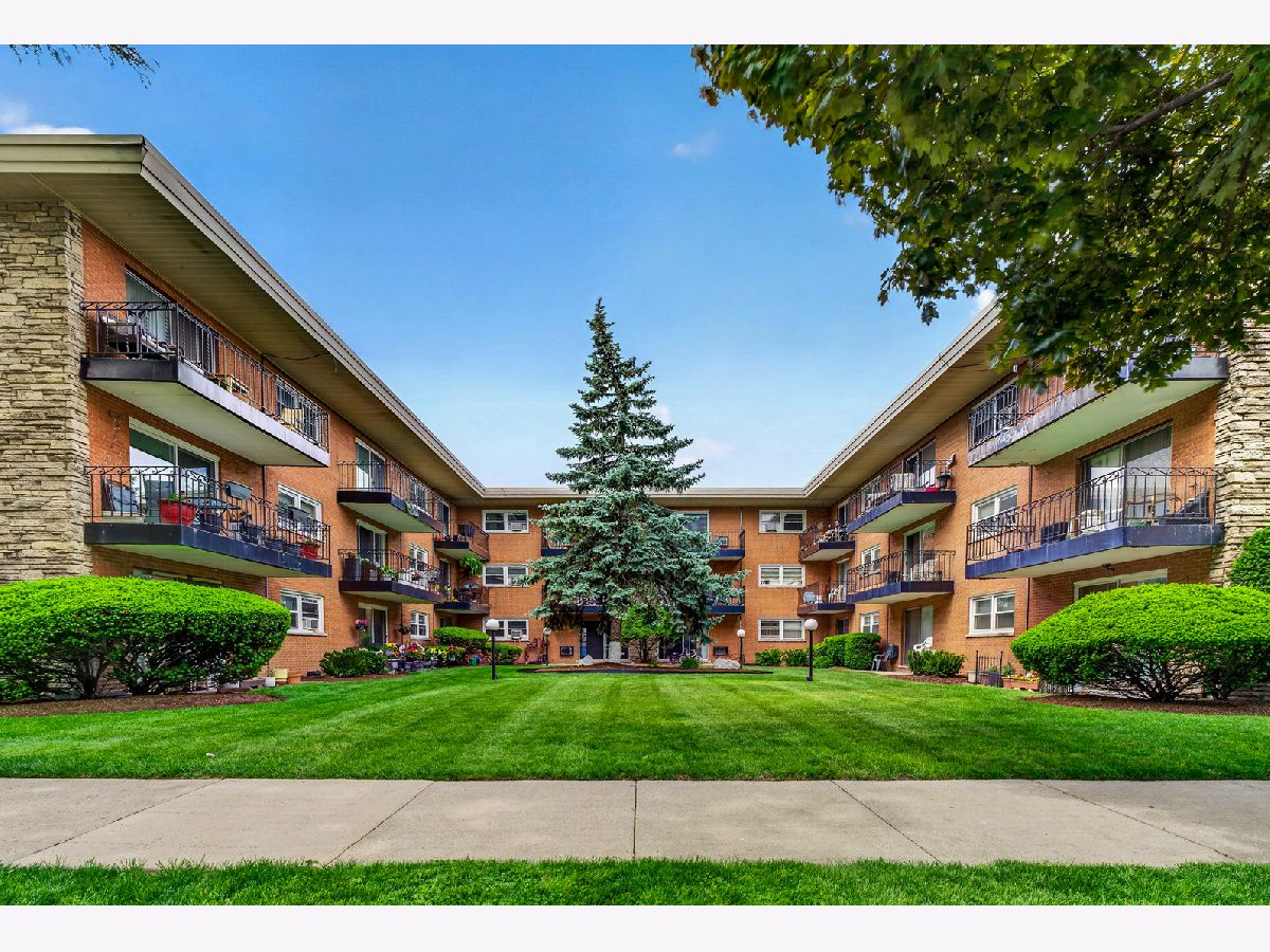 Homes & Condominiums For Sale Mayfair Chicago Illinois, 4730 Kenneth Avenue