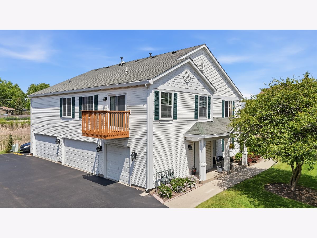  For Sale South Elgin Illinois, 729 Fieldcrest Drive