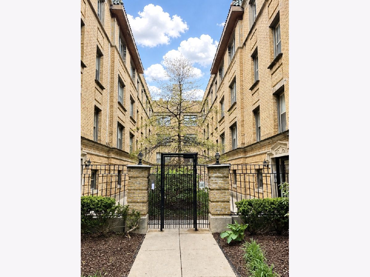 Condominiums Sold Grove At Greenleaf Chicago Illinois, 1362 Greenleaf