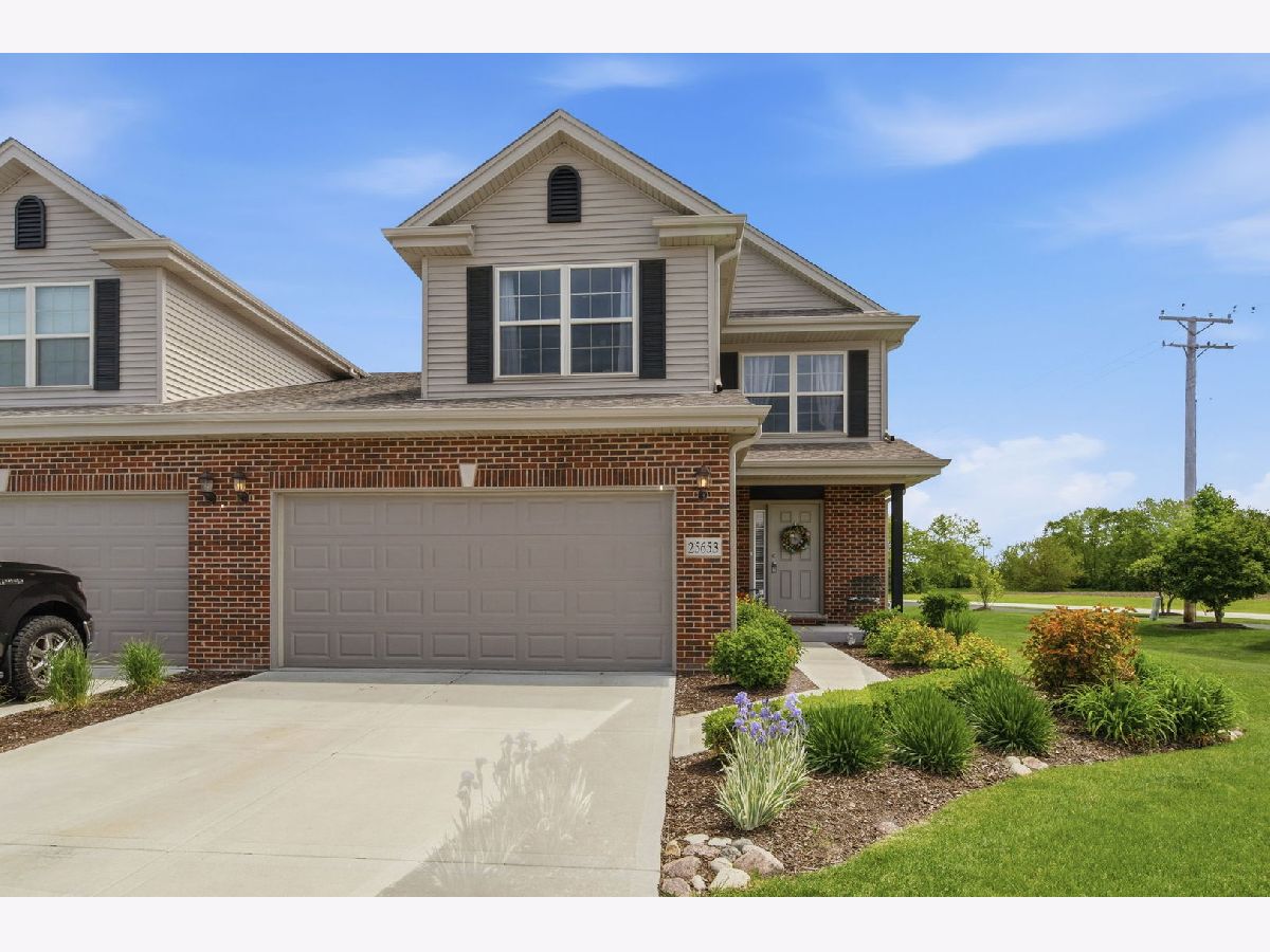 Townhomes & Homes For Sale Leighlinbridge Manhattan Illinois, 25653 Riley Erin Road