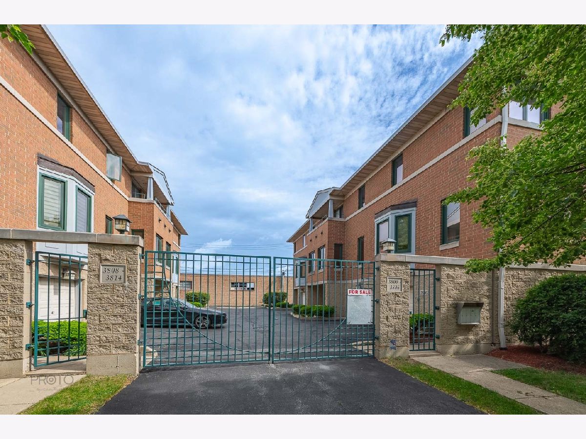  For Sale Lincolnwood Illinois, 3804 Devon Avenue