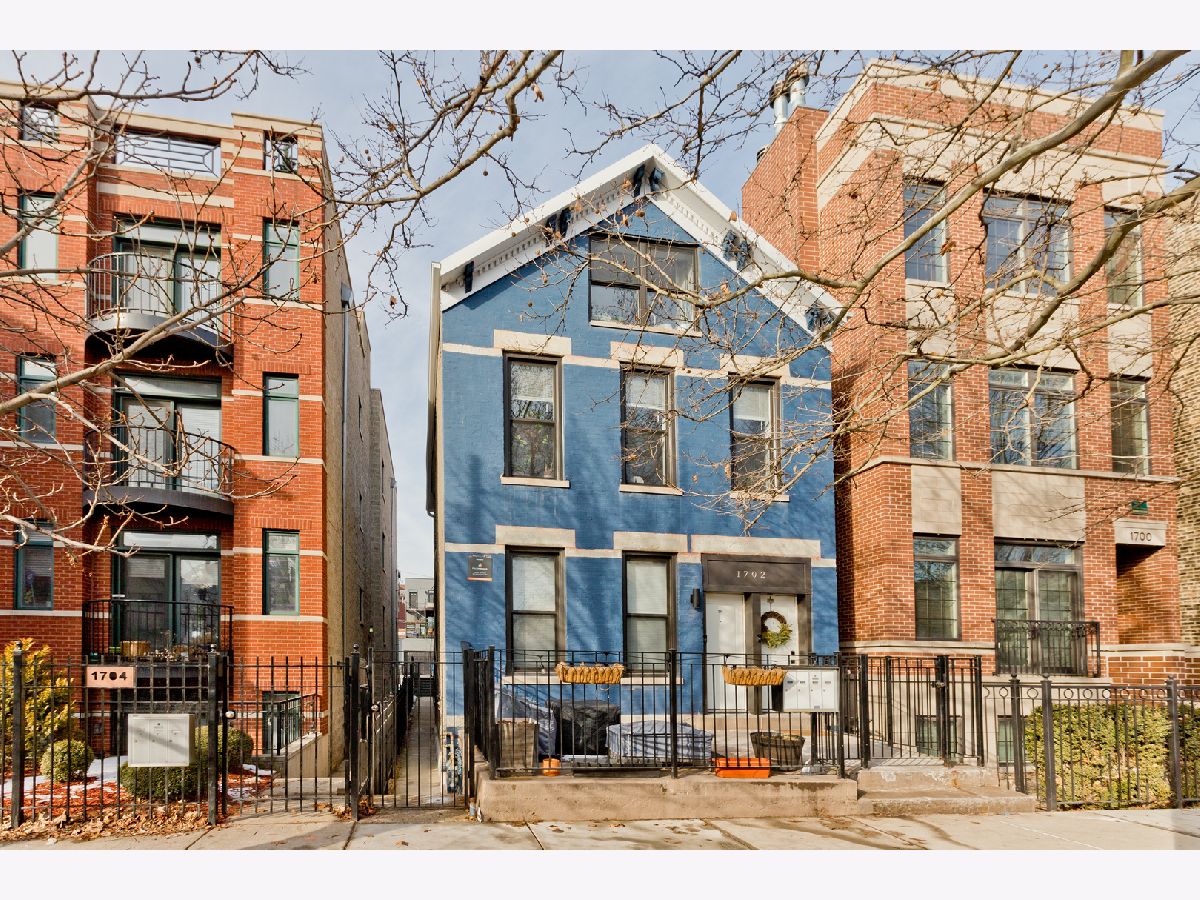  Rented Chicago Illinois, 1702 Morgan