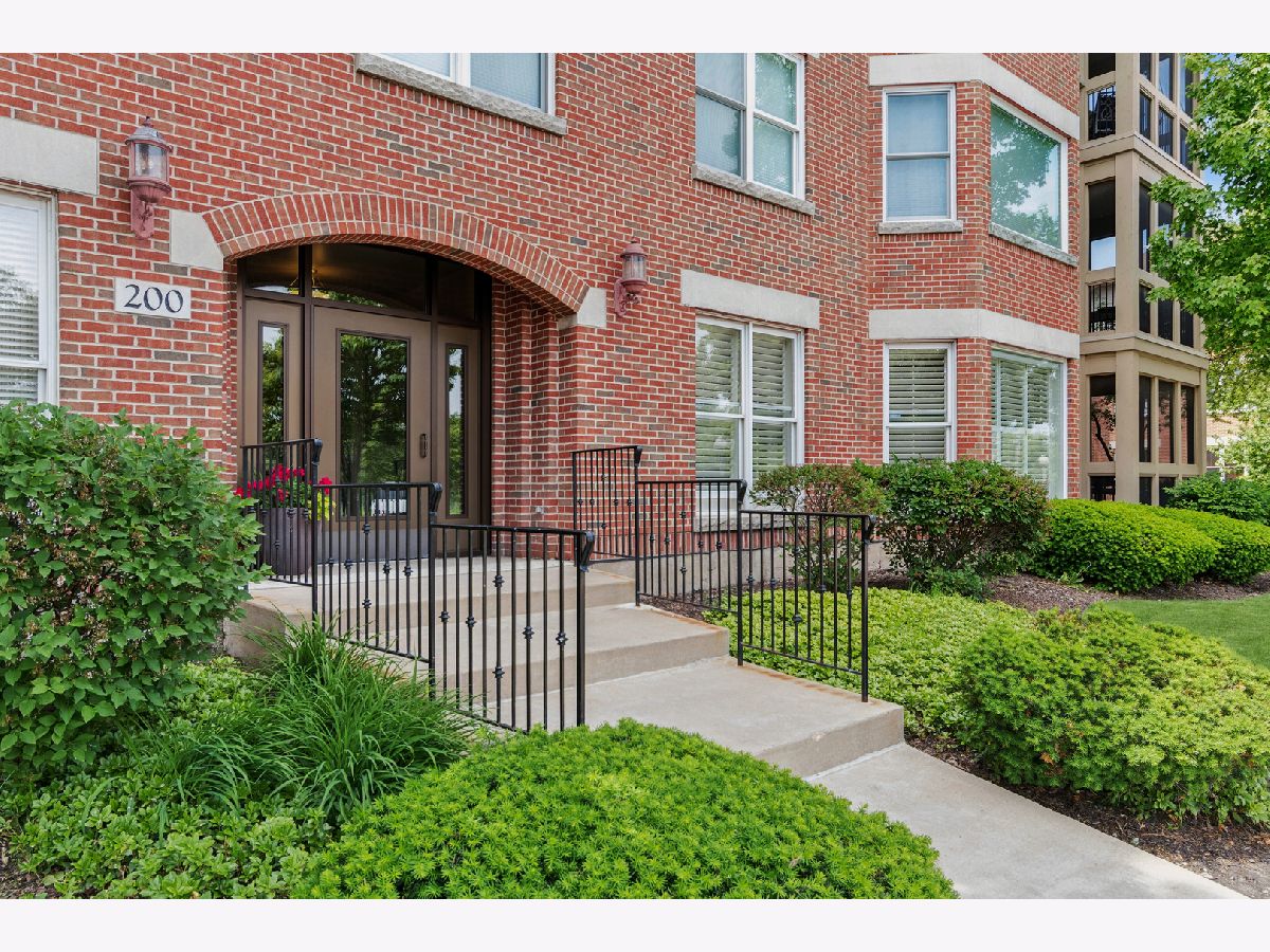 Condominiums For Sale River North Geneva Illinois, 200 River Lane