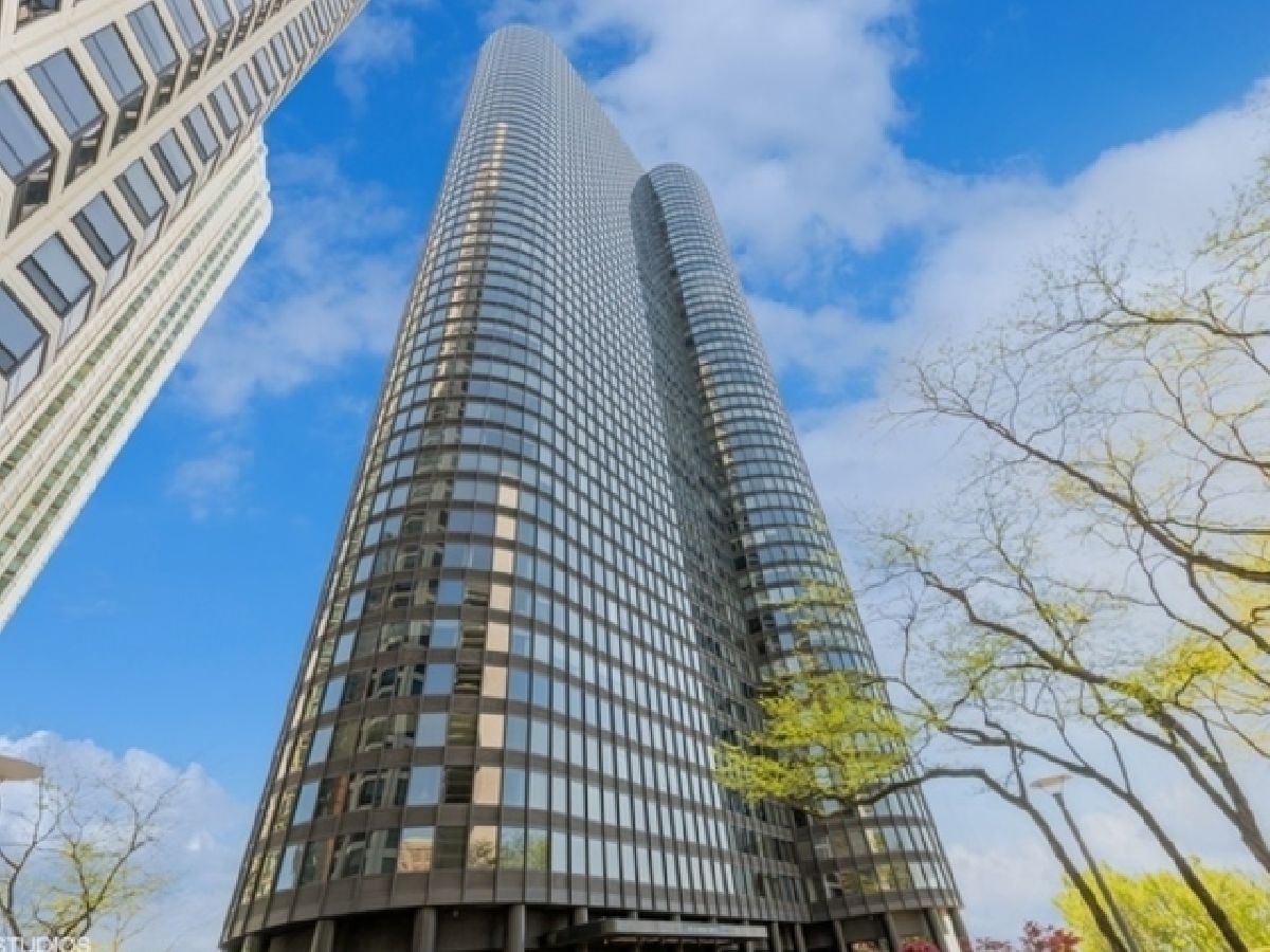 Condos & Townhomes For Rent Harbor Point Chicago Illinois, 155 Harbor