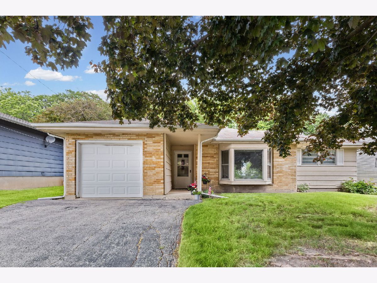  For Sale Lindenhurst Illinois, 626 Greenbriar Lane