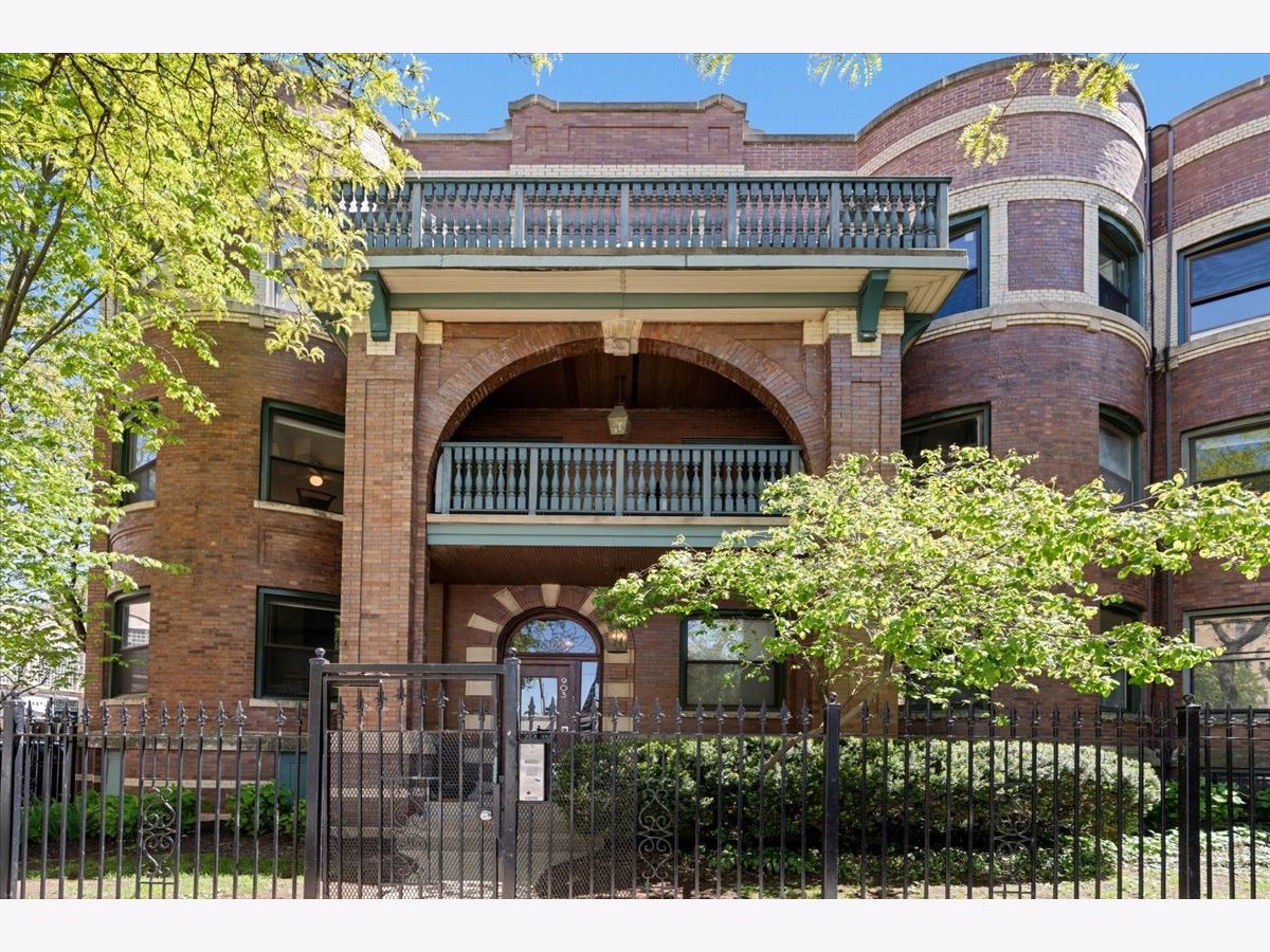 Condos & Townhomes & Homes Sold Buena Park Chicago Illinois, 901 Gordon