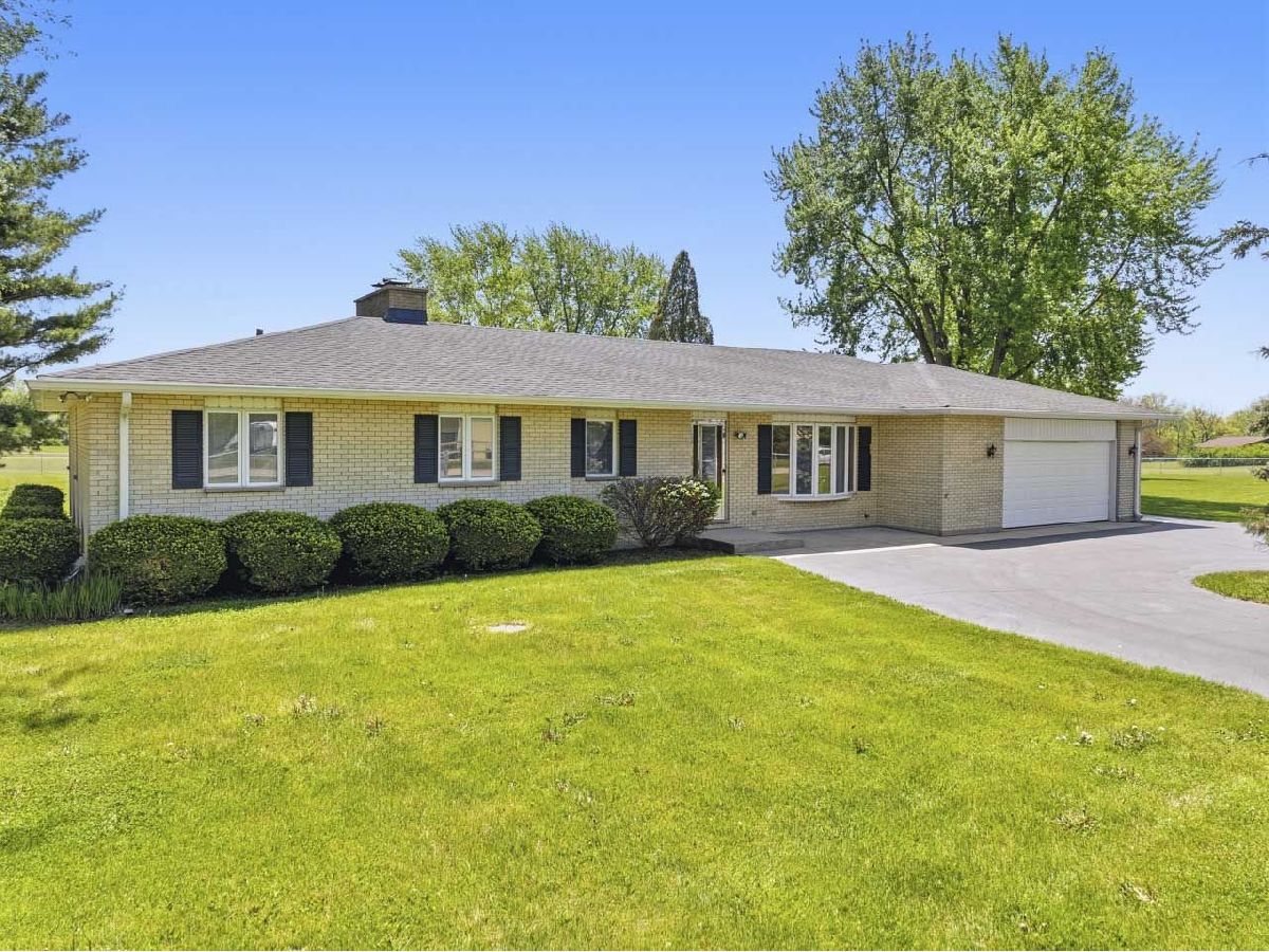  For Sale Spring Grove Illinois, 1417 Lee Lane