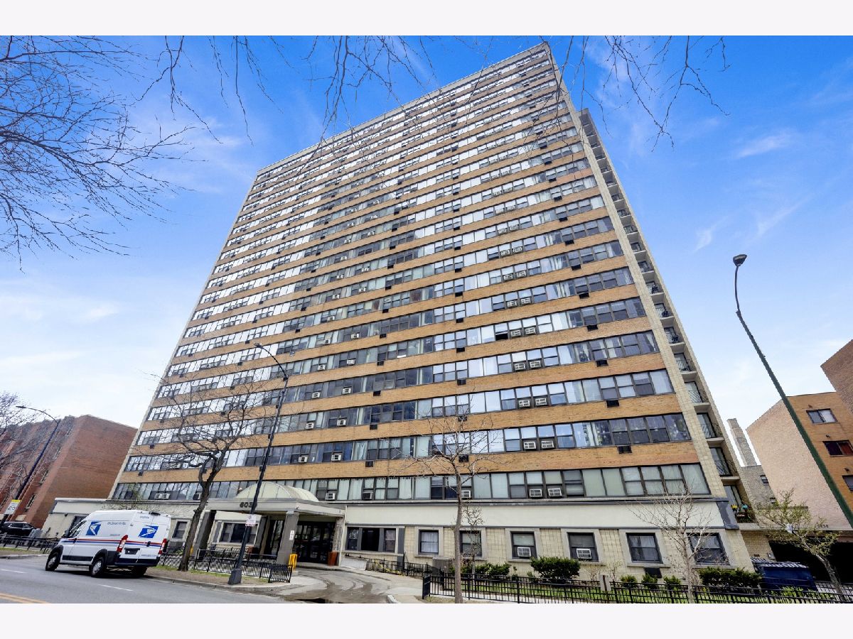  For Sale Chicago Illinois, 6030 Sheridan Road