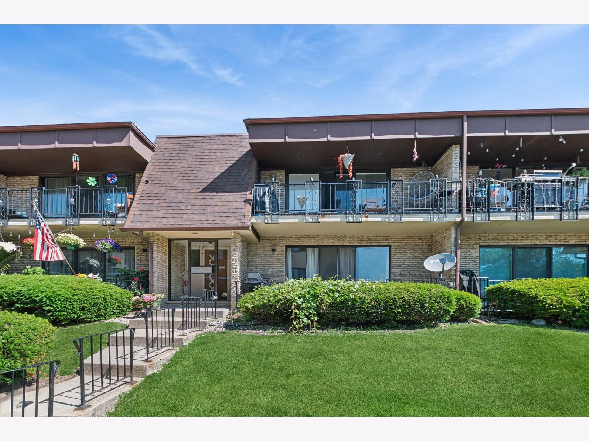  For Sale Hickory Hills Illinois, 9111 Roberts Road