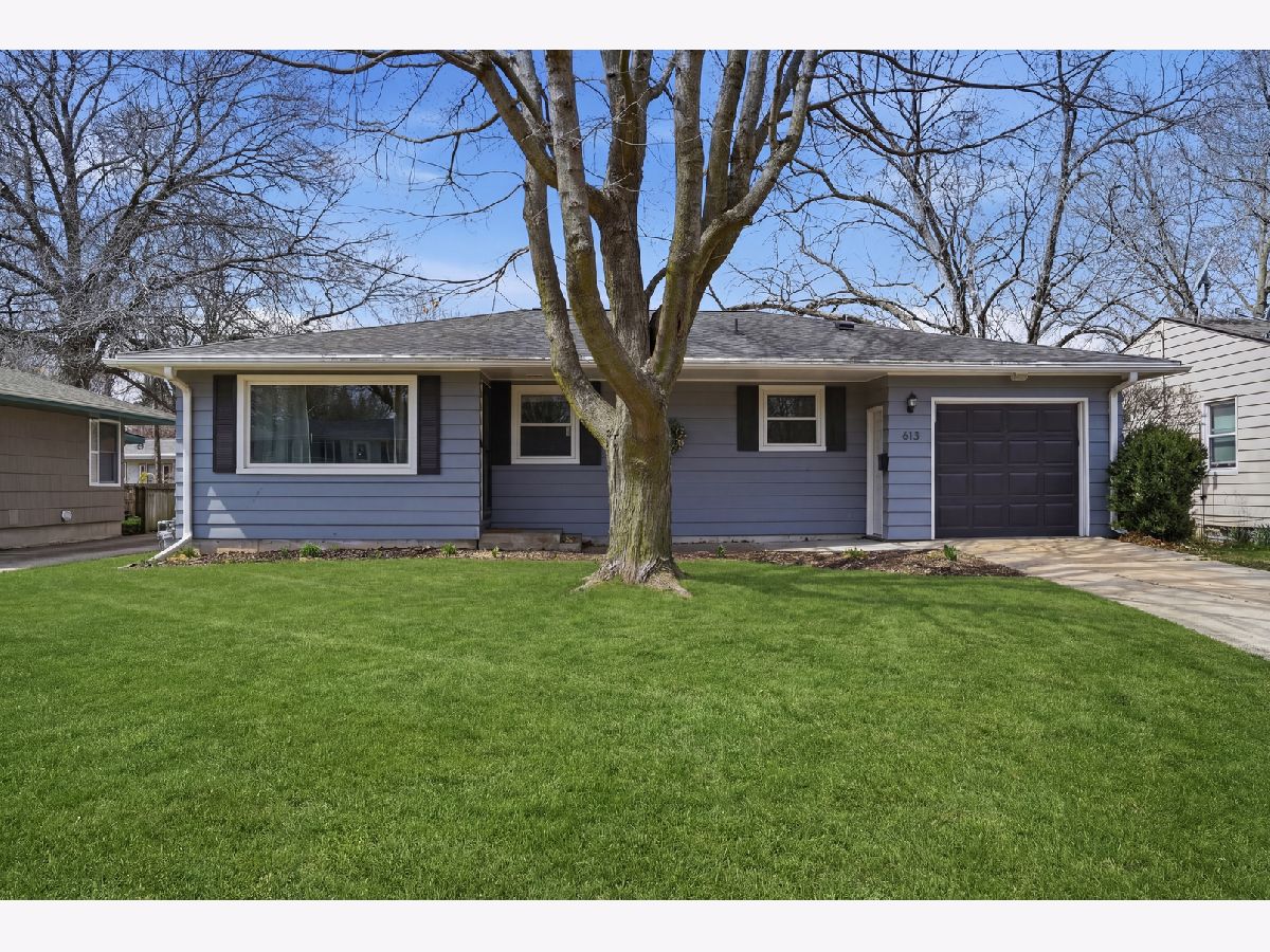  For Sale Dixon Illinois, 613 Garden Walk