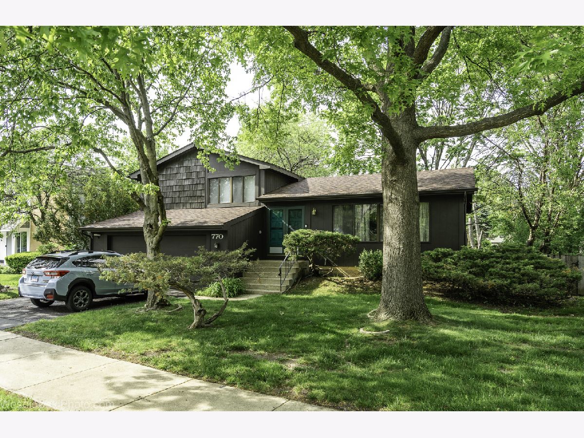  For Sale Roselle Illinois, 770 Yosemite Trail