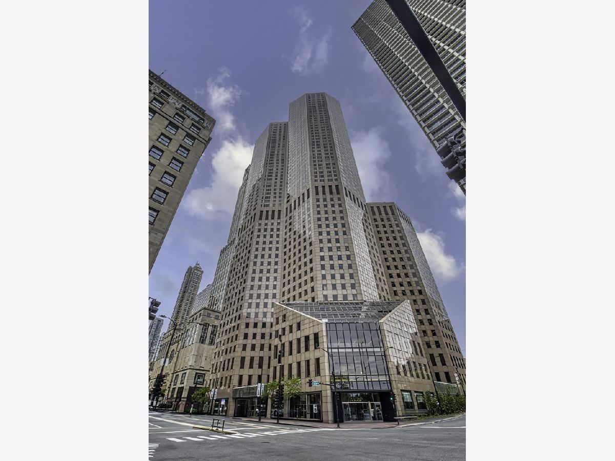  For Sale Chicago Illinois, 950 Michigan Avenue