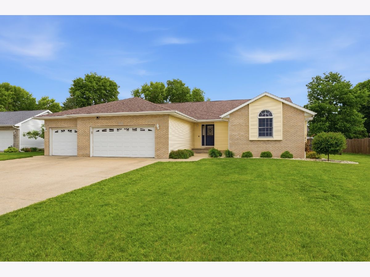  For Sale Erie Illinois, 1629 Golfview Court