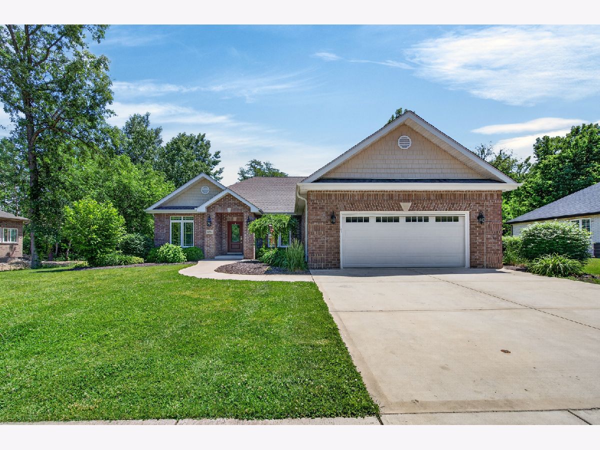 Homes For Sale Wooded Lake Morris Illinois, 1057 Westwood Drive