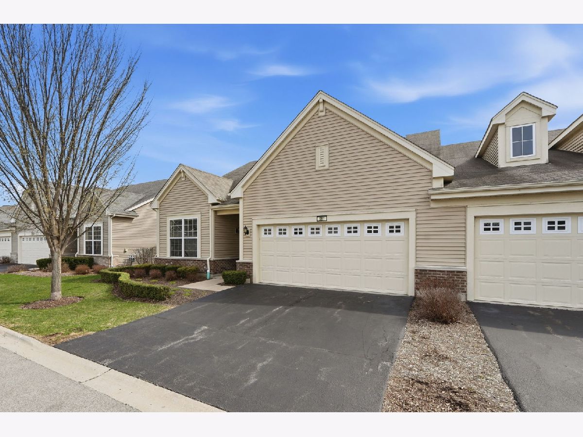  For Sale Pingree Grove Illinois, 561 Autumn Circle