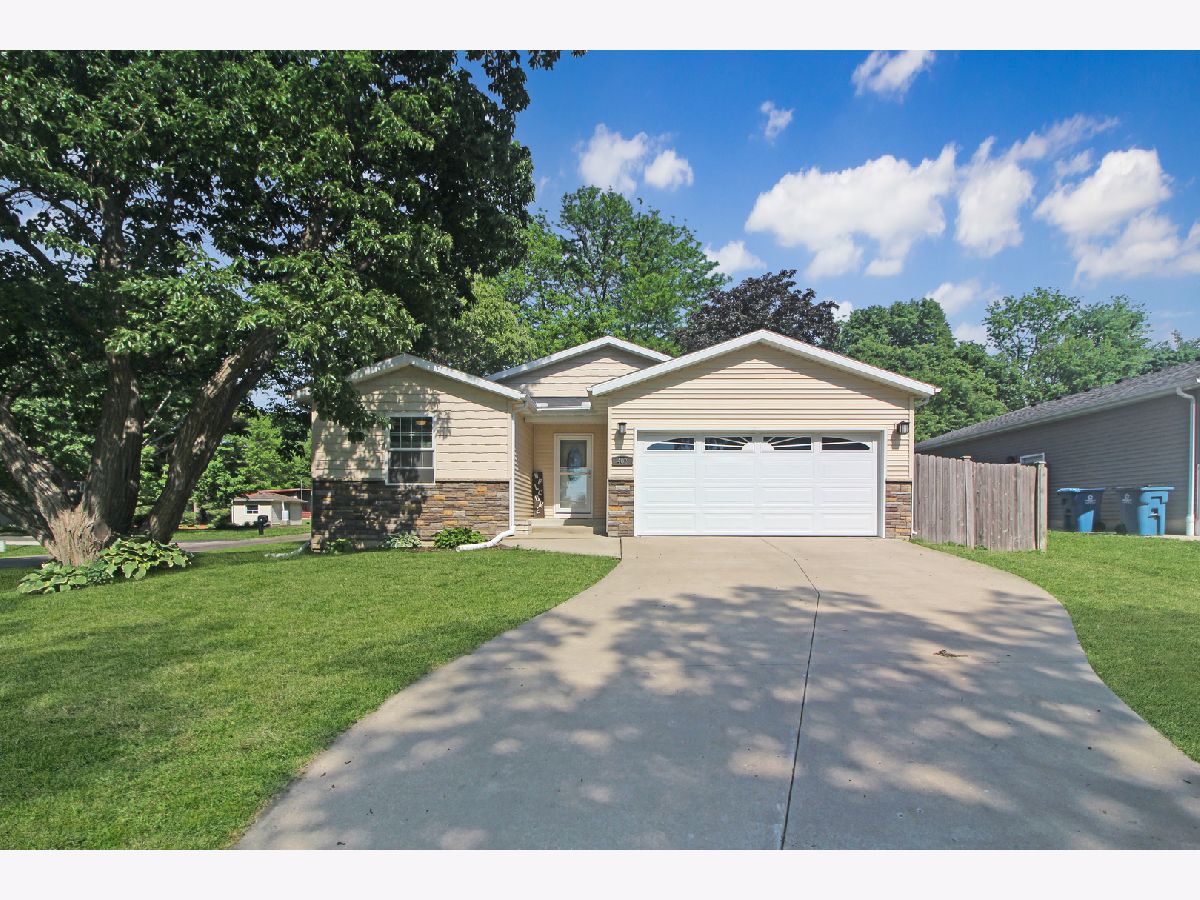  For Sale Hudson Illinois, 402 Mclean Street
