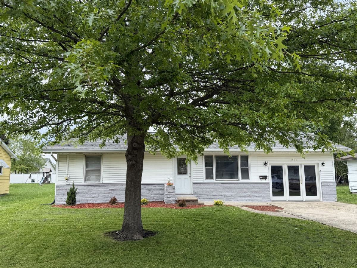  For Sale Paxton Illinois, 1165 Roselawn Drive