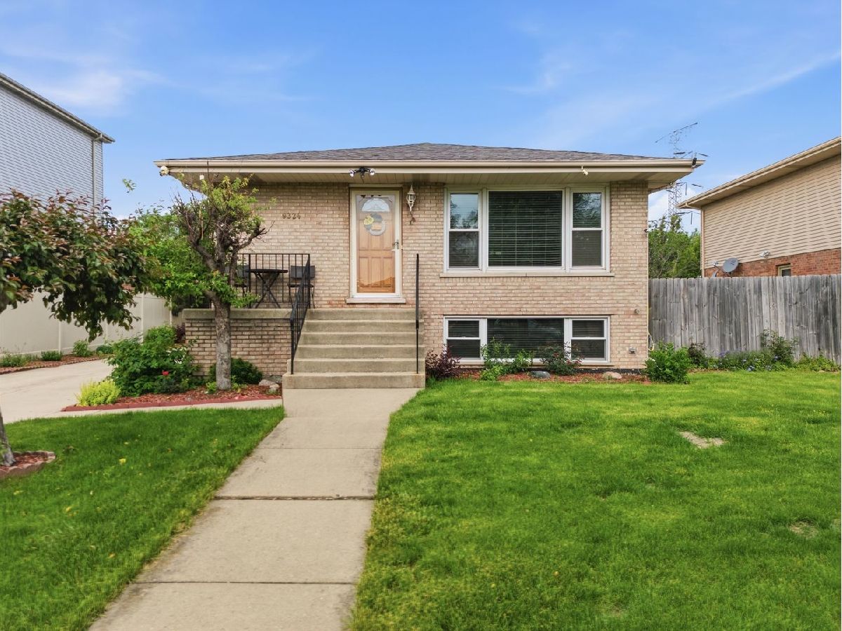 For Sale Bridgeview Illinois, 9324 Thomas Avenue