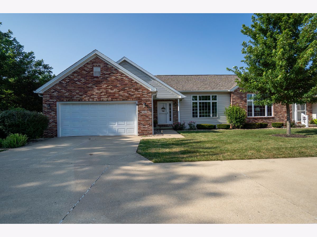  For Sale Mahomet Illinois, 1402 Caro Court
