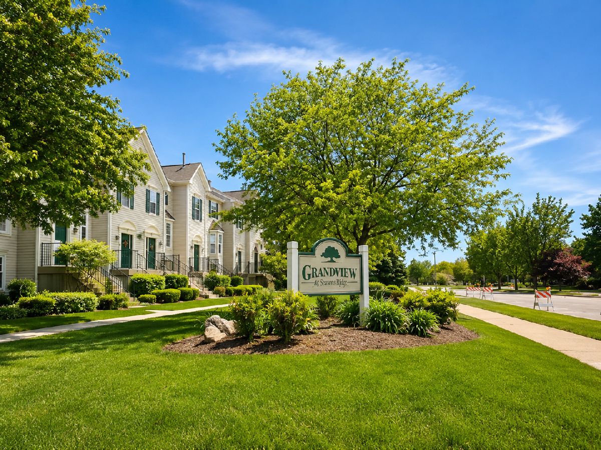 Homes & Townhomes & Condos Rented Seasons Ridge Montgomery Illinois, 1917 Grandview