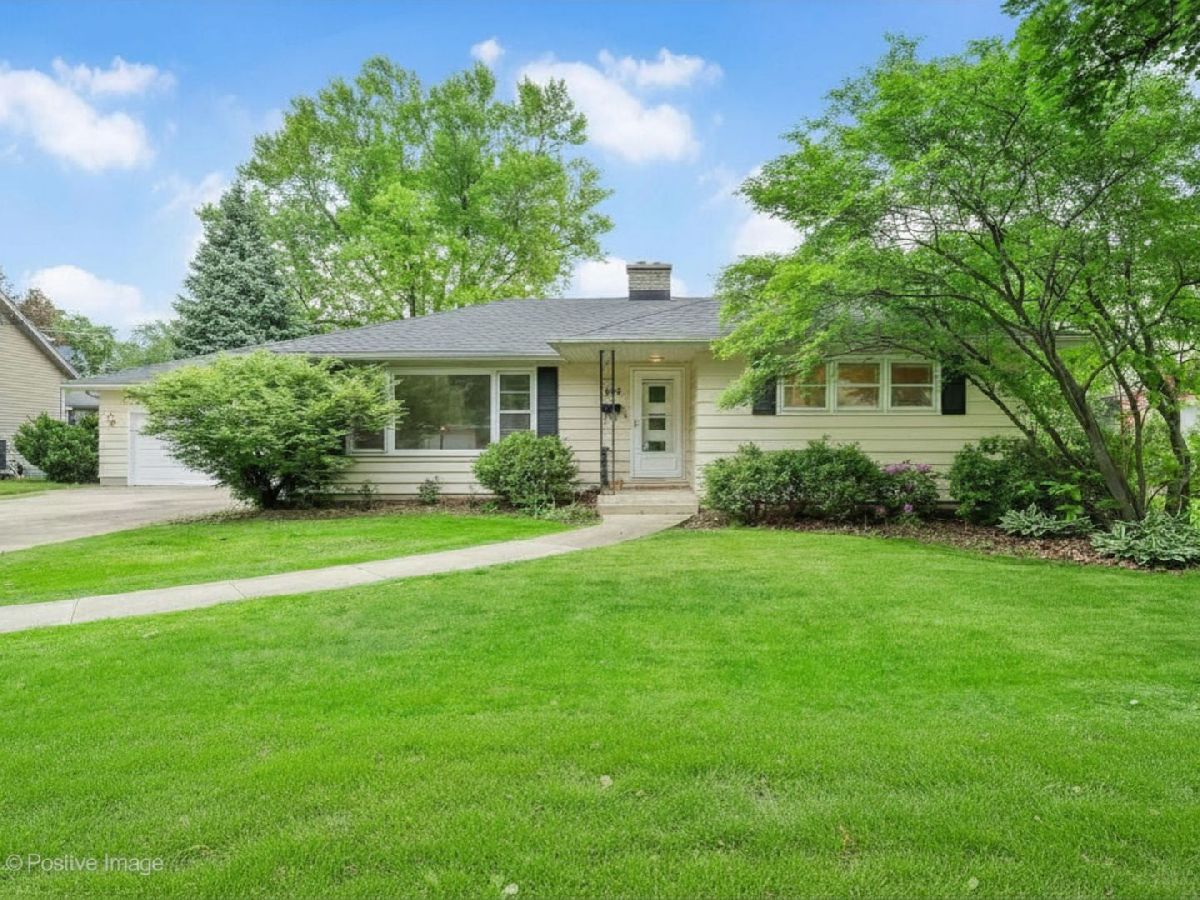  For Sale West Chicago Illinois, 545 Claremont Avenue