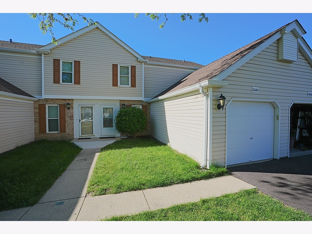 Townhomes For Rent Country Oaks Aurora Illinois, 2684 Waterford