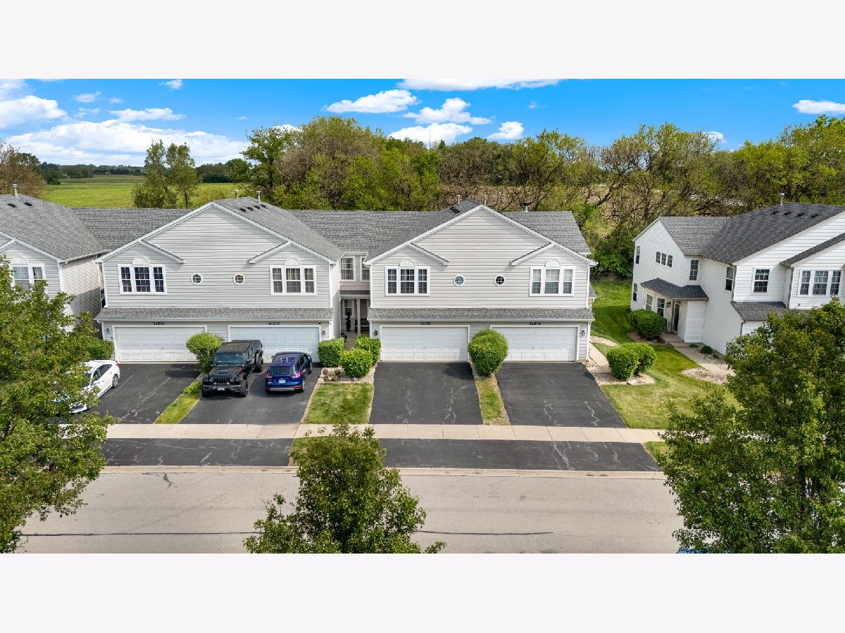 Townhomes & Condos & Homes For Sale Victoria Crossings Lockport Illinois, 14828 Victoria Crossing Way